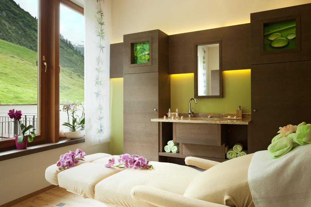 Hotel Alpenhof Тукс Екстер'єр фото