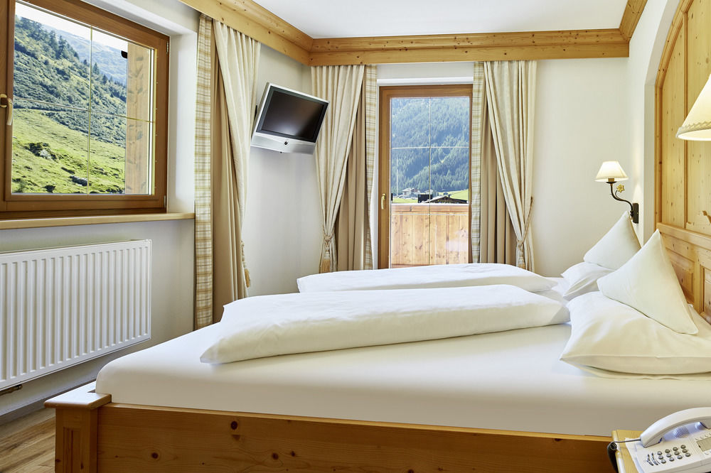Hotel Alpenhof Тукс Екстер'єр фото