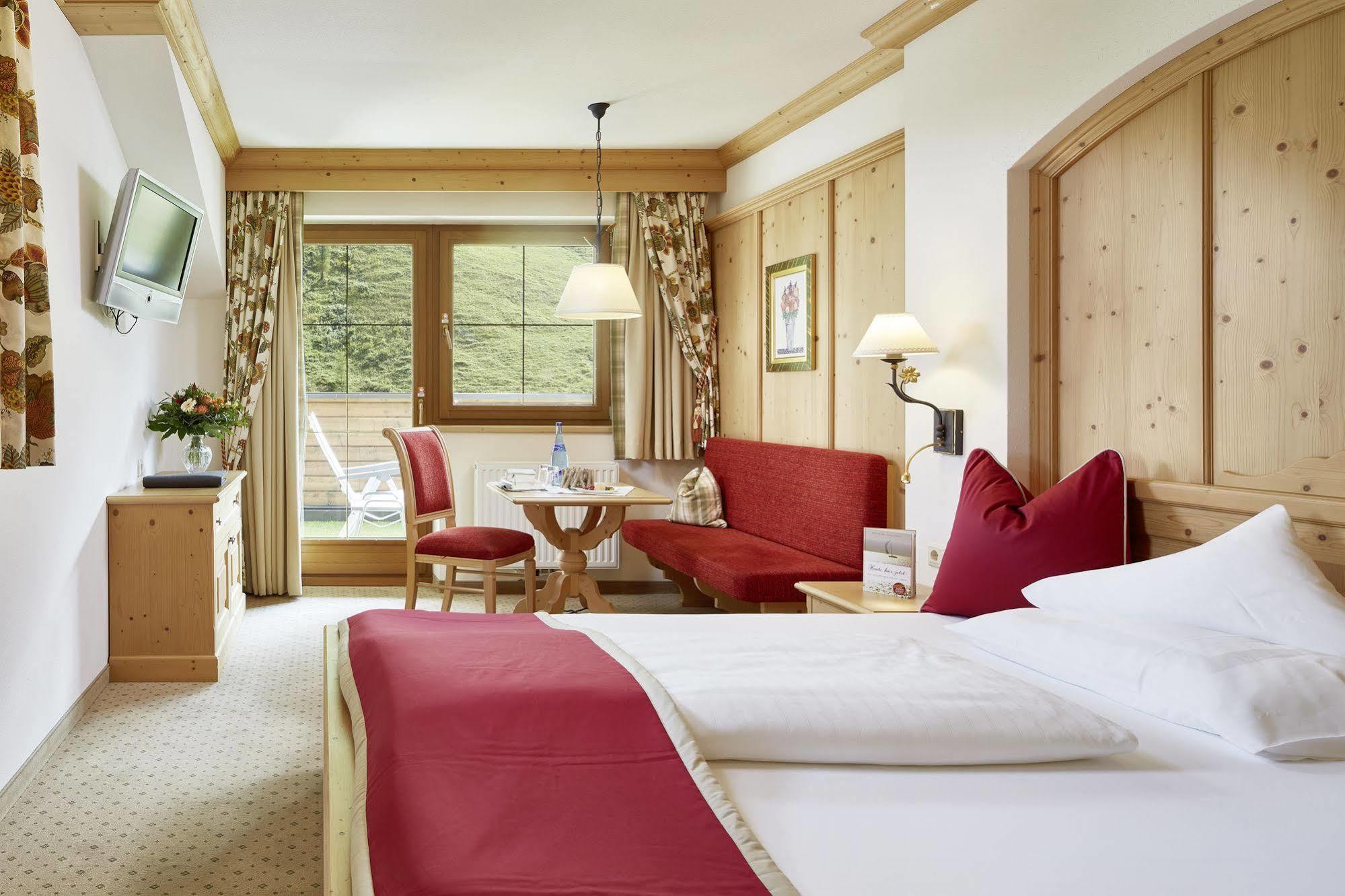 Hotel Alpenhof Тукс Екстер'єр фото